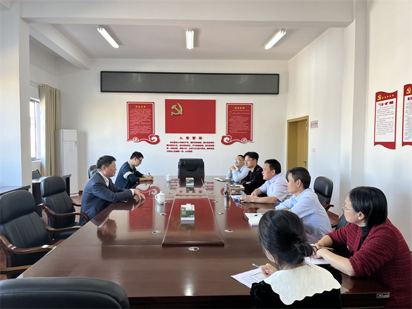 10月14日，常務(wù)副縣長(zhǎng)詹凱赴集團(tuán)調(diào)研指導(dǎo)工作.jpg