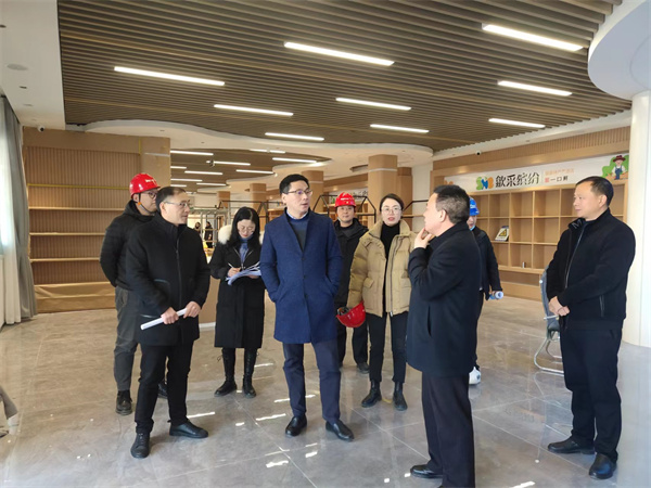 12月12日，洪董，方總陪同王奇勇縣長一行調研古徽州核心景區(qū)智能化運用管理中心項目。.jpg