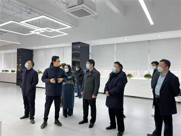 12月31日，詹縣帶隊(duì)赴浙江常?？苿?chuàng)產(chǎn)業(yè)發(fā)展有限公司考察調(diào)研“飛地經(jīng)濟(jì)”，洪董、余總陪同調(diào)研1。.jpg